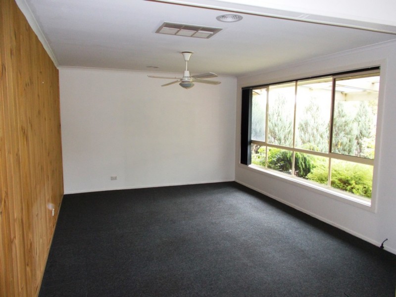 38 Bouvardia Crescent, Frankston North VIC 3200