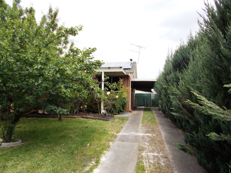 38 Bouvardia Crescent, Frankston North VIC 3200