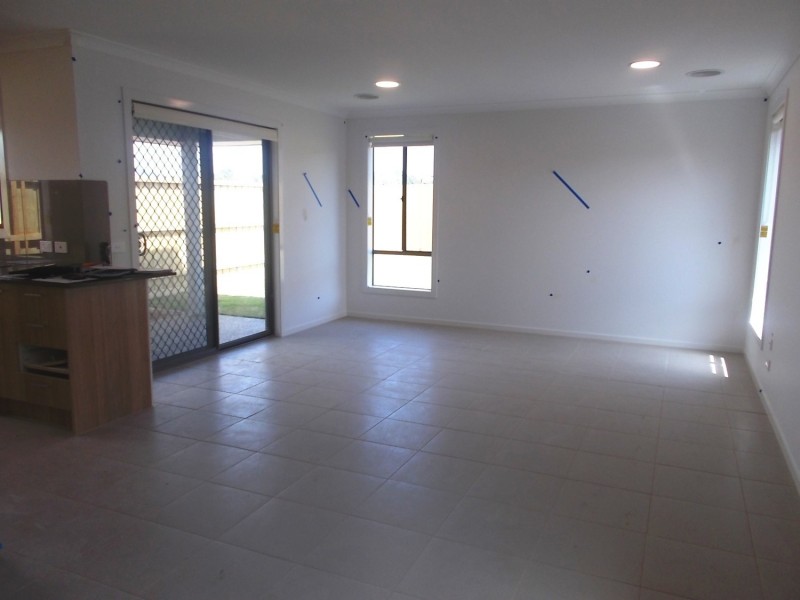 10 O’Meara Crescent, Cranbourne East VIC 3977