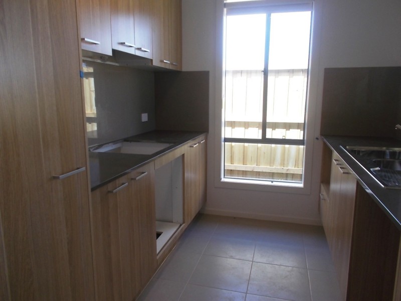 10 O’Meara Crescent, Cranbourne East VIC 3977