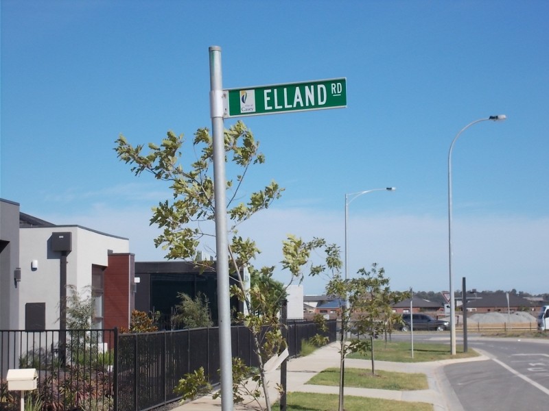 4 Elland Road, Clyde North VIC 3978