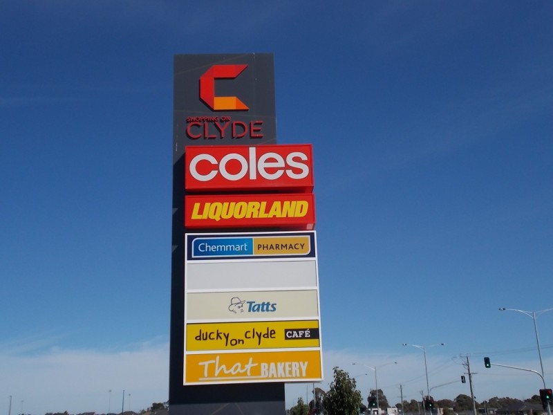 4 Elland Road, Clyde North VIC 3978