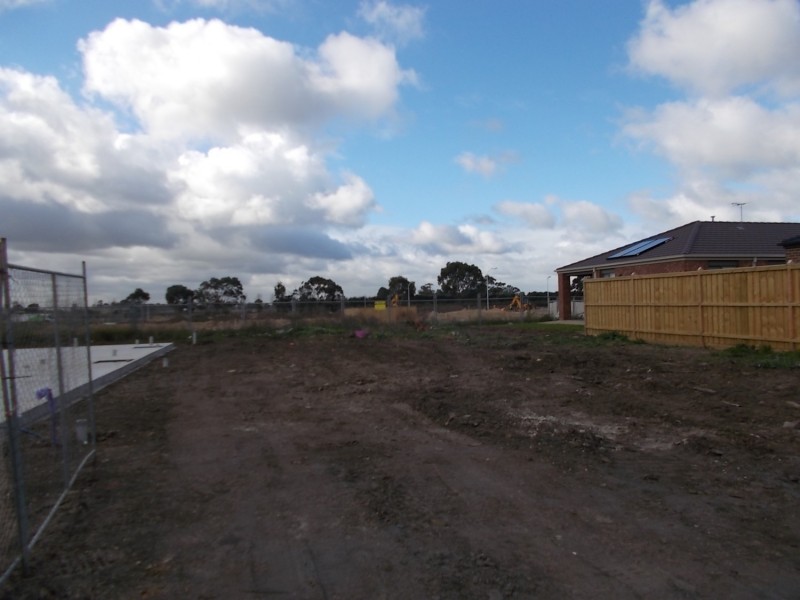 4 Goodison Road, Clyde North VIC 3978