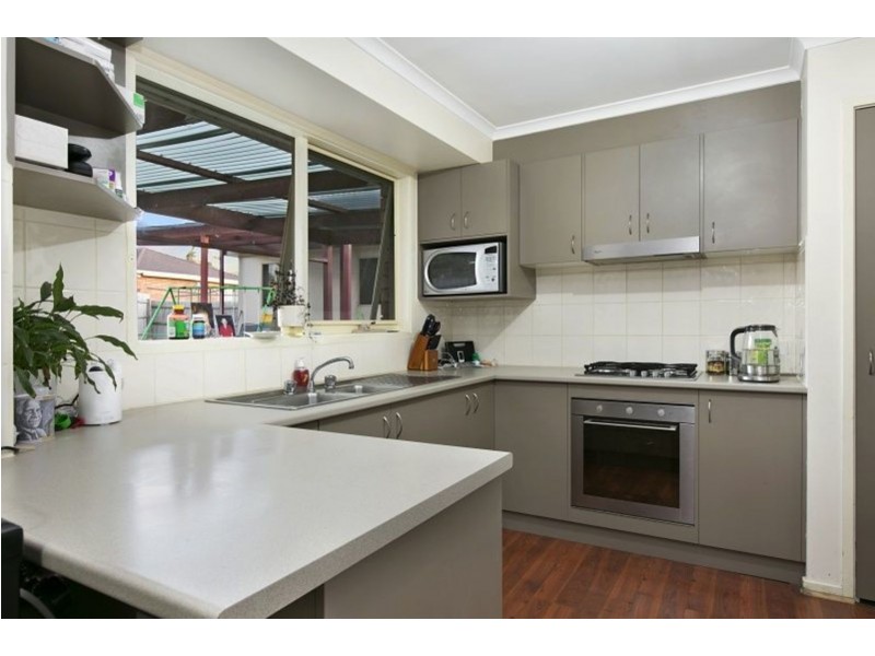 8 Milner Court, Cranbourne VIC 3977