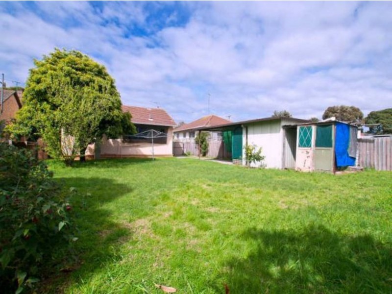 25 Plantation Avenue, Frankston North VIC 3200