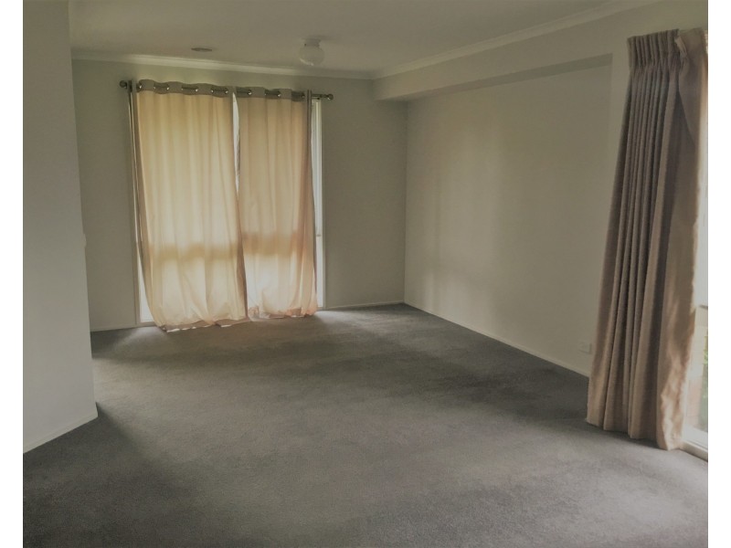 25 Pioneer Court, Berwick VIC 3806