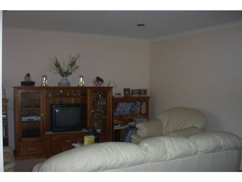 42 Cedar Drive, Bathurst NSW 2795