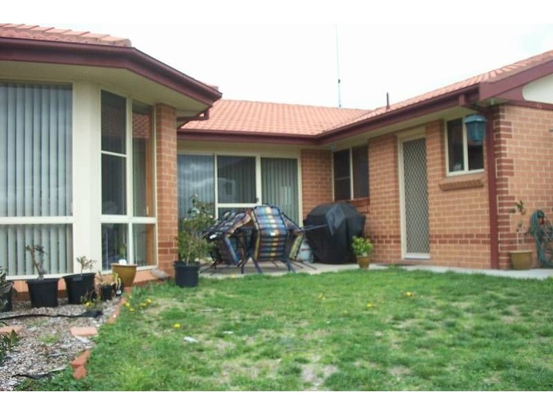 42 Cedar Drive, Bathurst NSW 2795