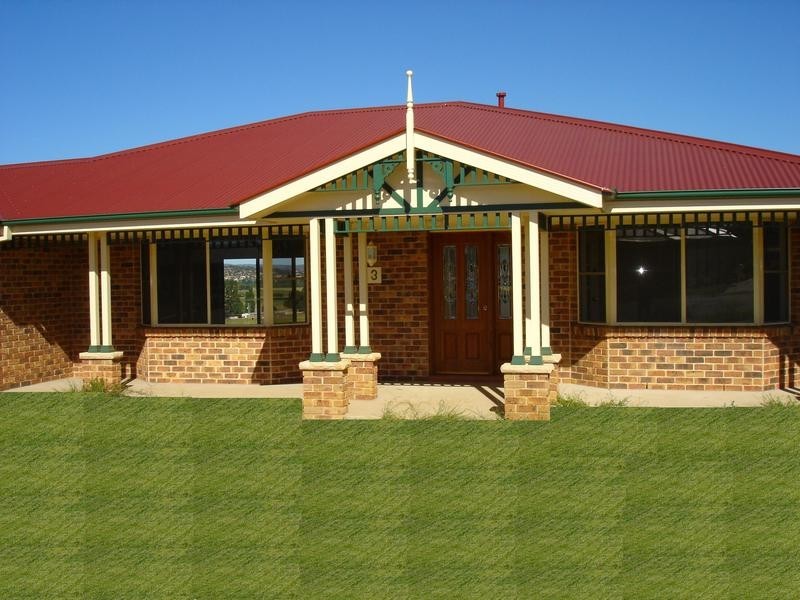 13 Caples Close, Bathurst NSW 2795