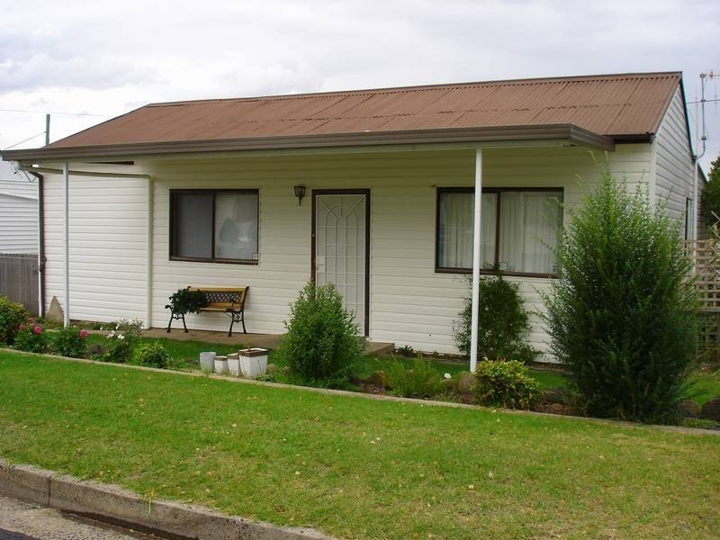 14 Moresby Way, Bathurst NSW 2795