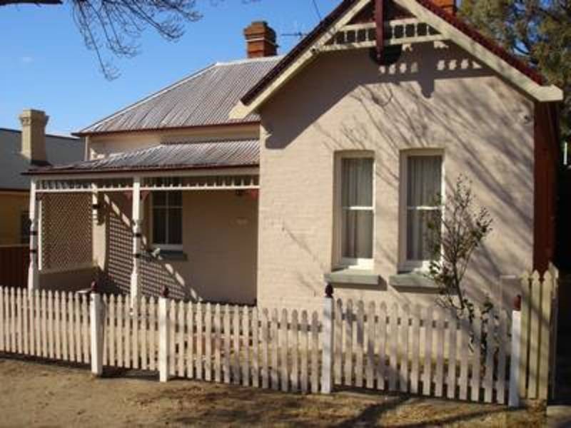 194 Peel Street, Bathurst NSW 2795