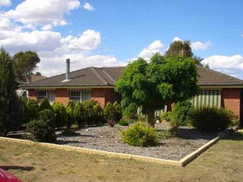 7 Bouffler Close, Bathurst NSW 2795