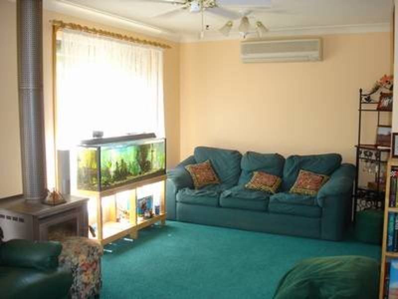 7 Bouffler Close, Bathurst NSW 2795