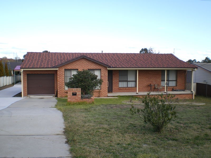 13 Godfrey Street, Bathurst NSW 2795