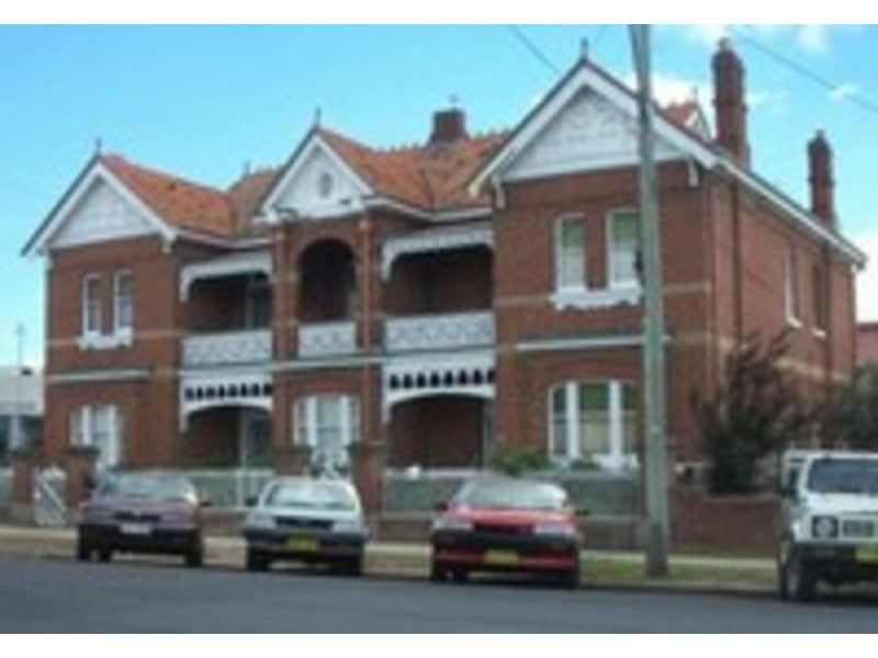 2/129 William Street, Bathurst NSW 2795
