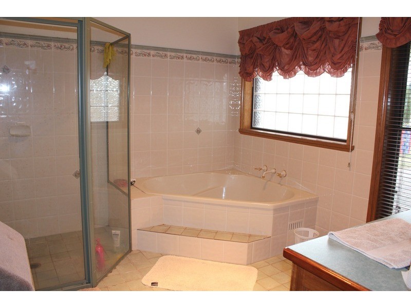 09 Fleming Drive, Bathurst NSW 2795