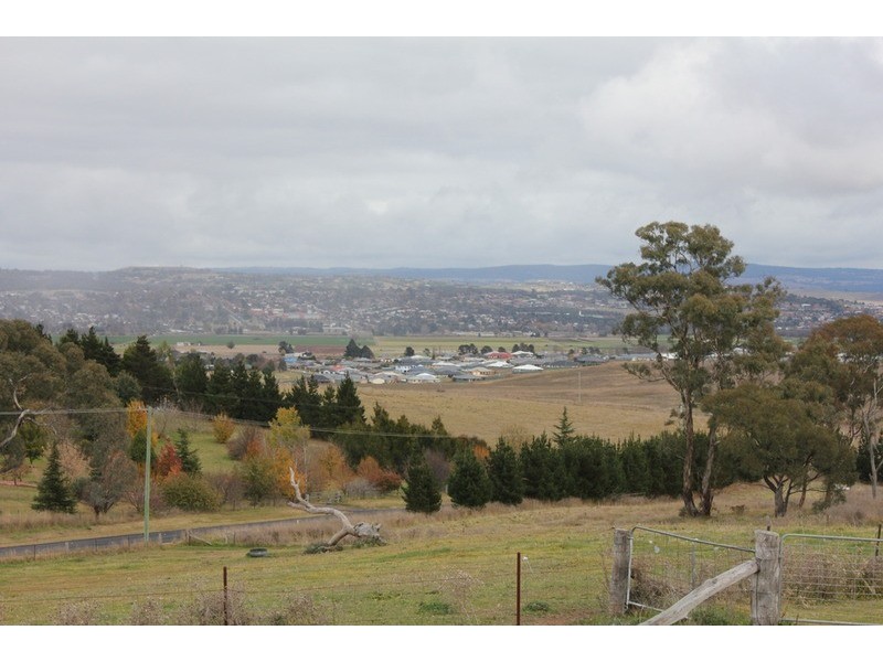 09 Fleming Drive, Bathurst NSW 2795