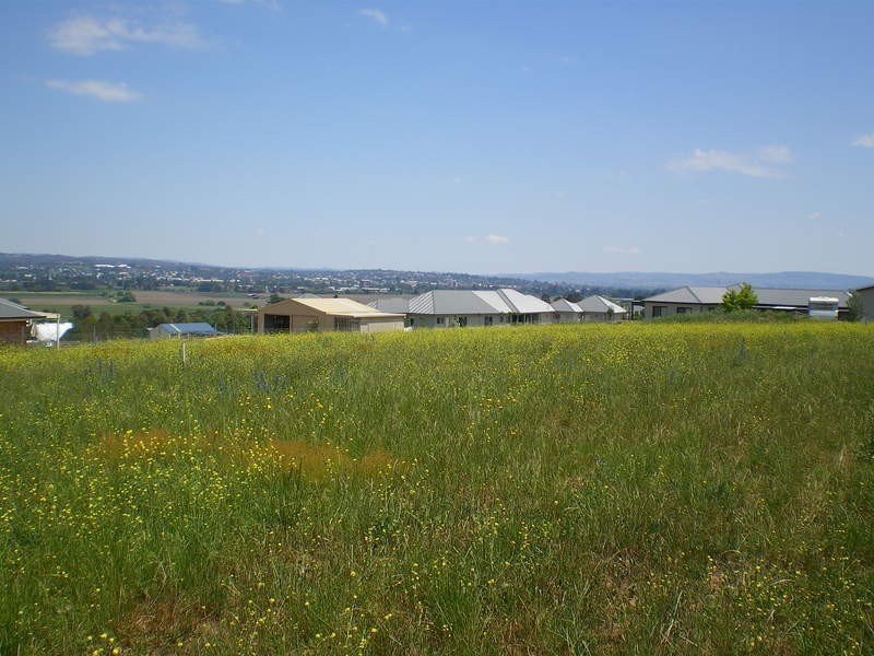 13 Ironstone  Avenue, Bathurst NSW 2795