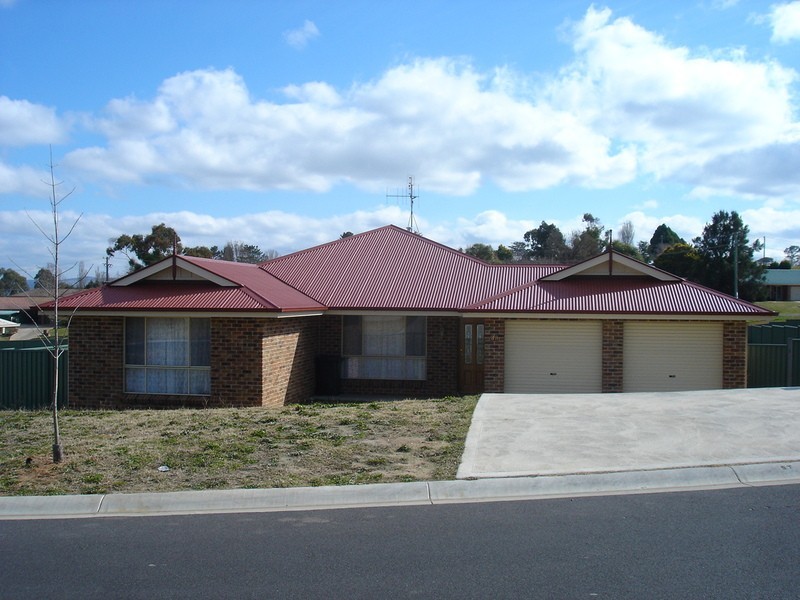 33 Cypress Crescent, Bathurst NSW 2795