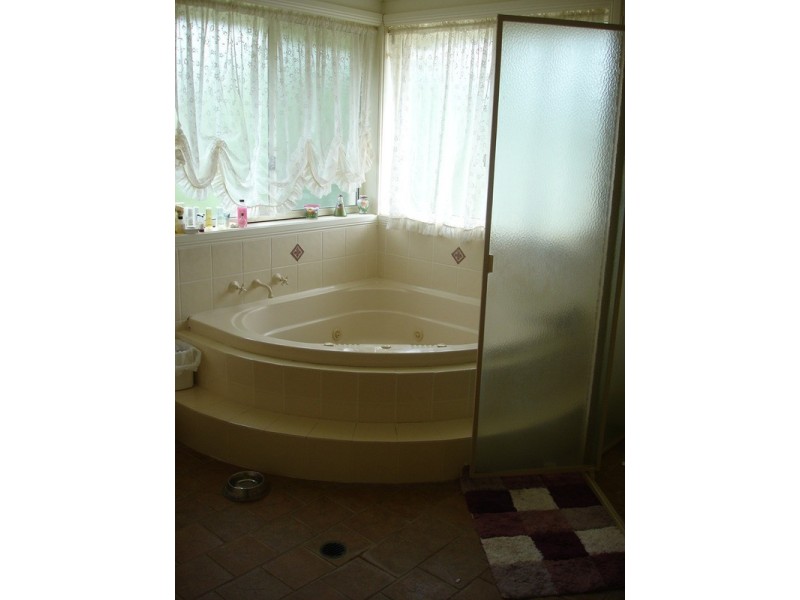 47 Endurance Court, Bathurst NSW 2795