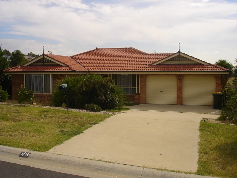 43 Endurance Court, Bathurst NSW 2795