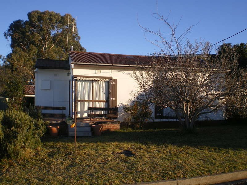 15 Alamein Walk, Bathurst NSW 2795