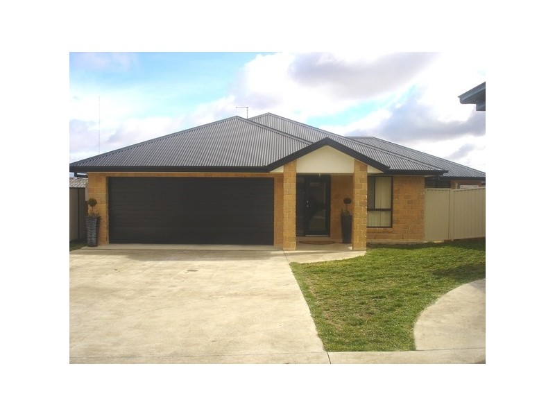 5 & 5A Parker Street, Bathurst NSW 2795