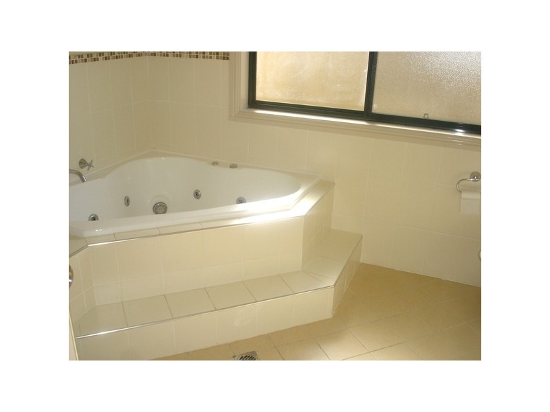 5 & 5A Parker Street, Bathurst NSW 2795