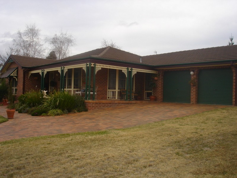 6 Pryce Parade, Bathurst NSW 2795