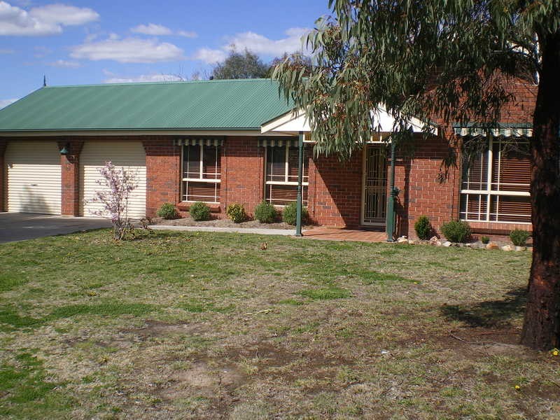 67 Abercrombie Drive, Bathurst NSW 2795