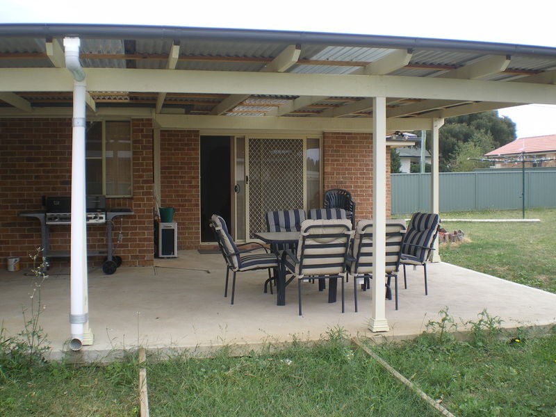 4 Hobson Close, Bathurst NSW 2795