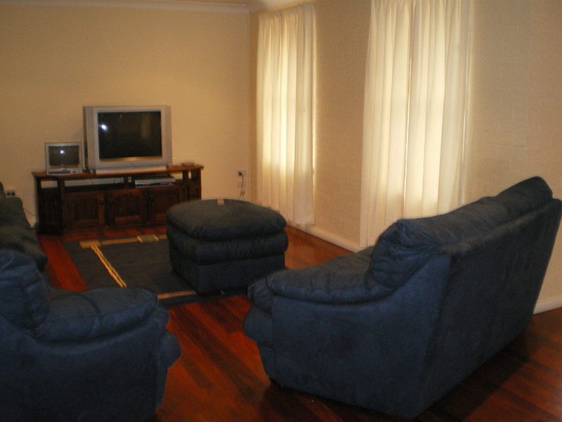 25 Kurumben Place, Bathurst NSW 2795