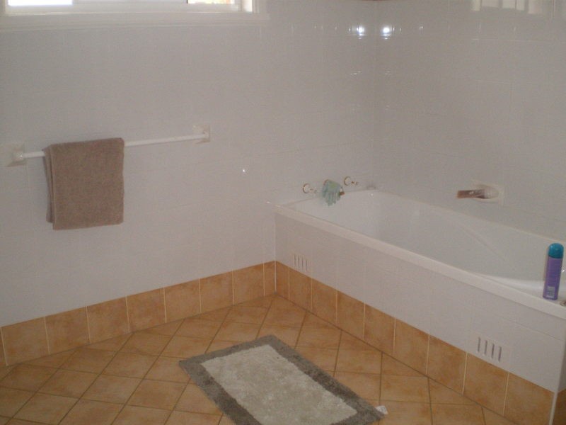 25 Kurumben Place, Bathurst NSW 2795