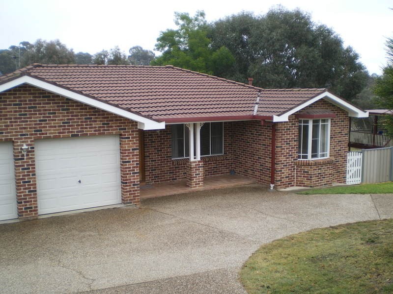 19 Kurumben Place, Bathurst NSW 2795