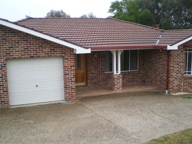 19 Kurumben Place, Bathurst NSW 2795