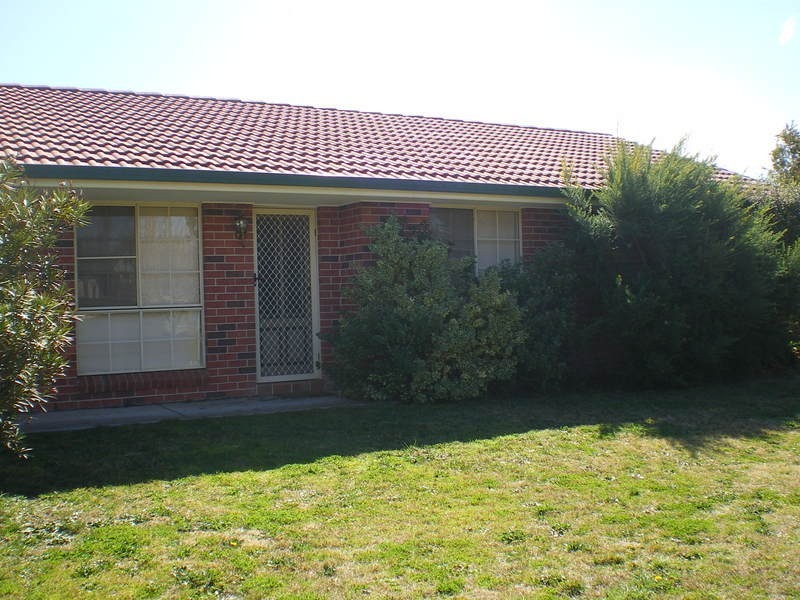 4 Freestone Way, Bathurst NSW 2795