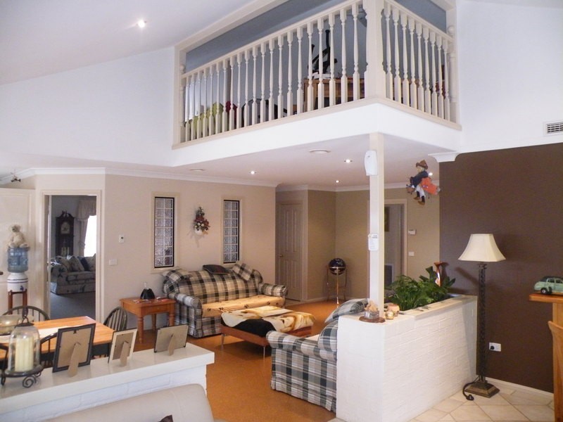 35 Cedar Drive, Bathurst NSW 2795