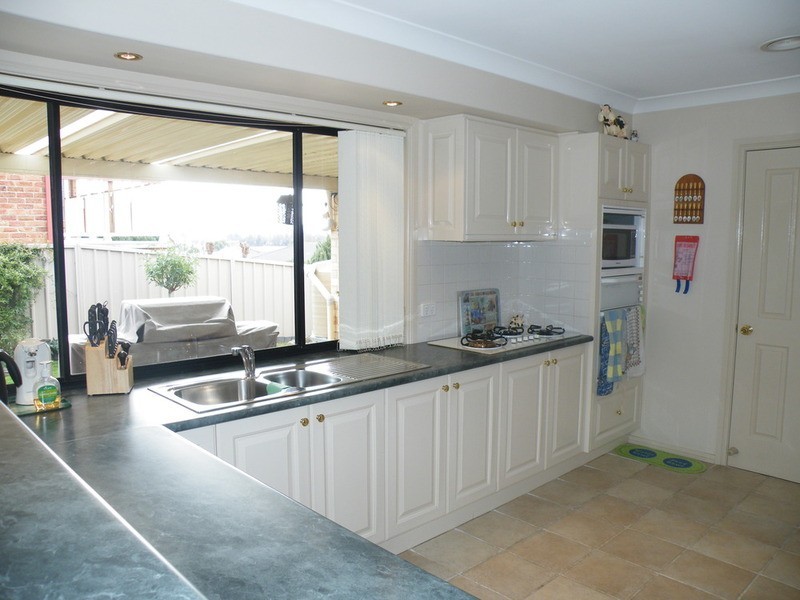 35 Cedar Drive, Bathurst NSW 2795