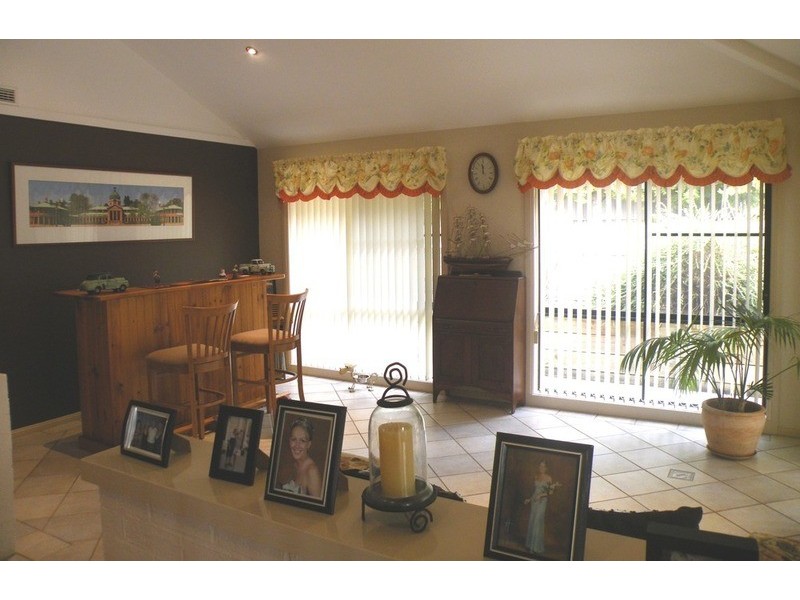 35 Cedar Drive, Bathurst NSW 2795