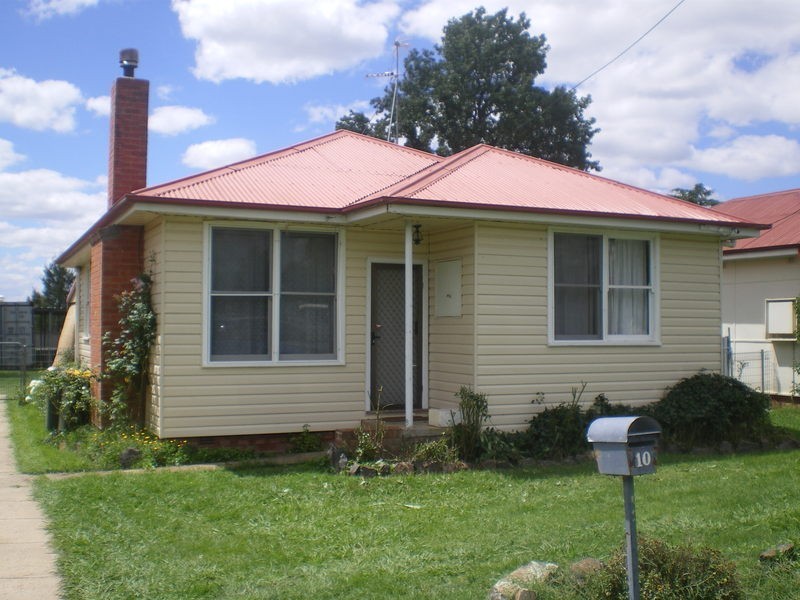 10 Fish Parade, Bathurst NSW 2795