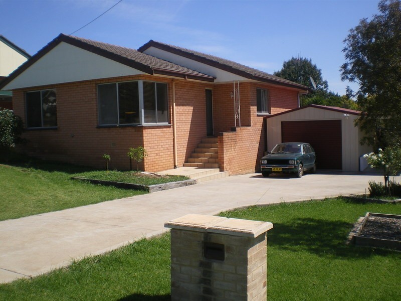 105 Bant Street, Bathurst NSW 2795