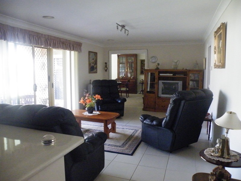 11 Walpole Close, Bathurst NSW 2795