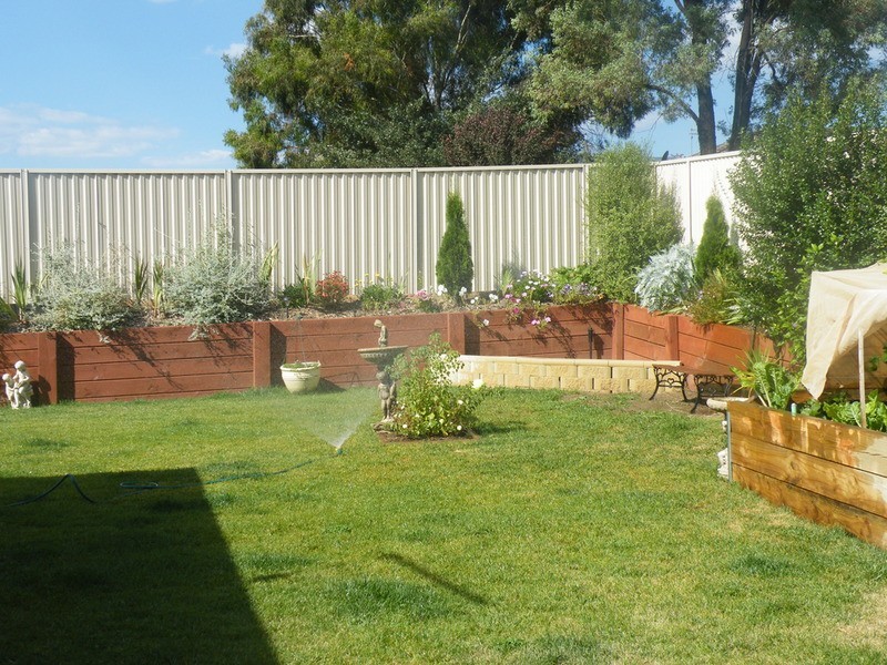 11 Walpole Close, Bathurst NSW 2795