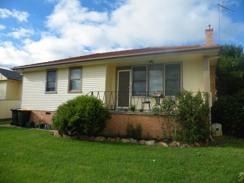 14 Lloyds Road, Bathurst NSW 2795