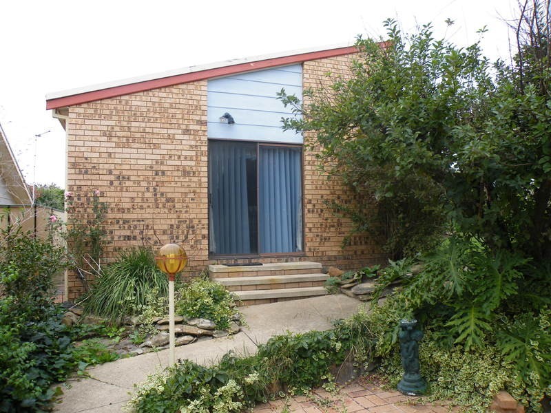 10a Wolesley Street, Bathurst NSW 2795
