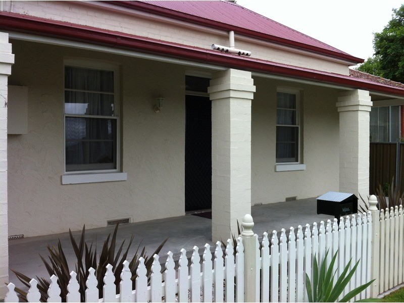 32 Morrissett Street, Bathurst NSW 2795