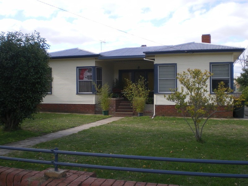 21 Durham Street, Bathurst NSW 2795