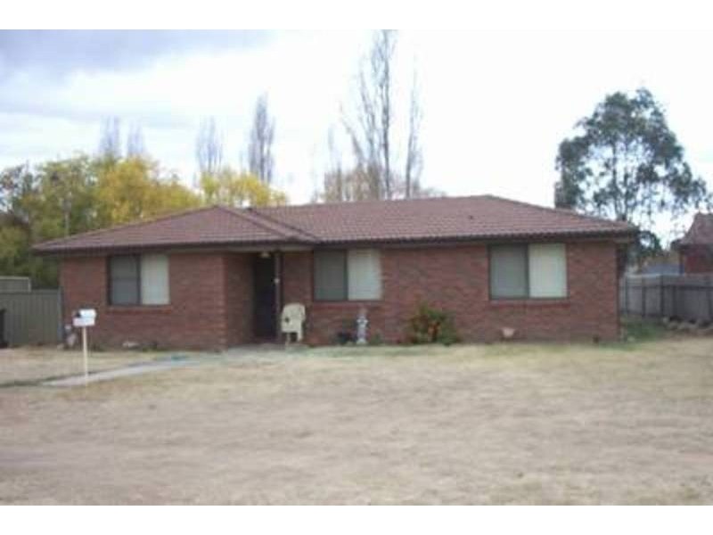 29 Patterson Place, Bathurst NSW 2795