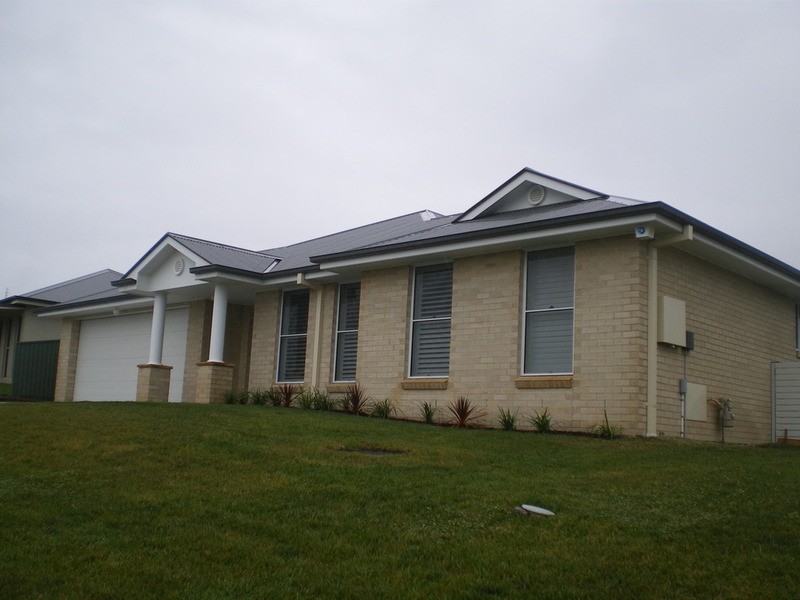 42 Darwin Drive, Bathurst NSW 2795