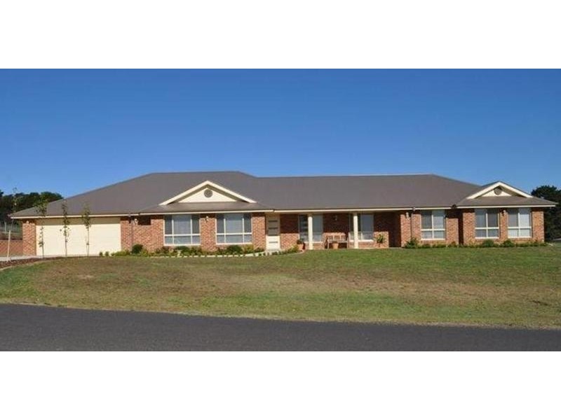 143 Blue Ridge Drive, Bathurst NSW 2795